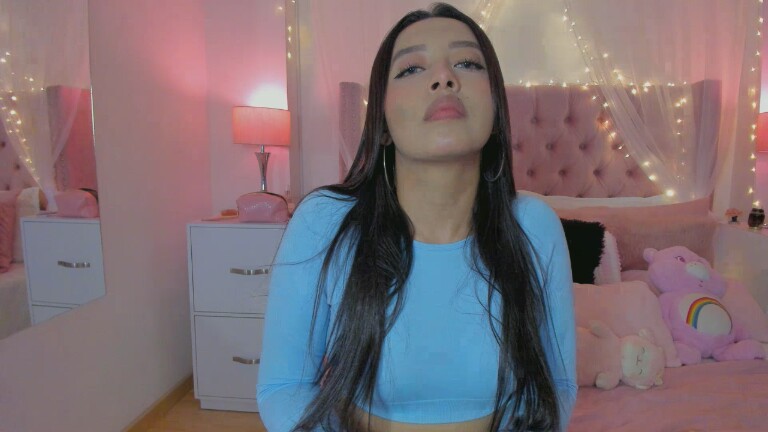 AlexandraWinterr's Streamate show and profile