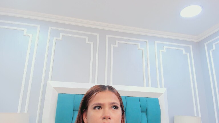 RoxanneJamess's Streamate show and profile