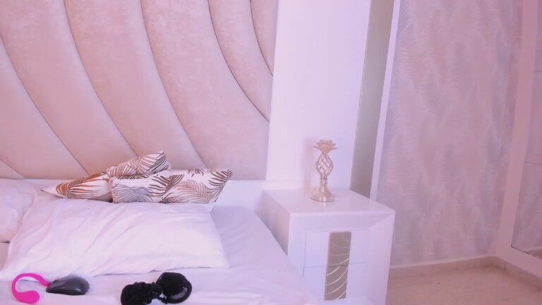 TanishaRoss's Streamate show and profile