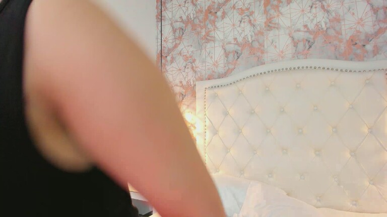 SaharaLyn's Streamate show and profile