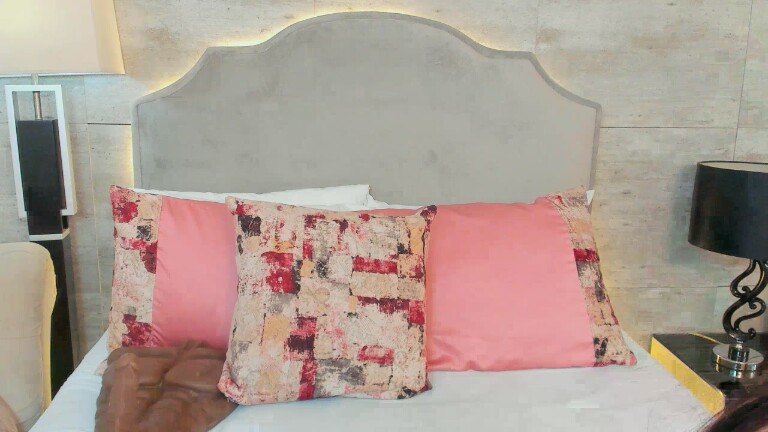 TaniaKatts's Streamate show and profile