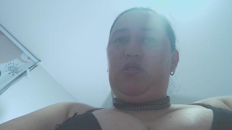 Sacha_Love's Streamate show and profile