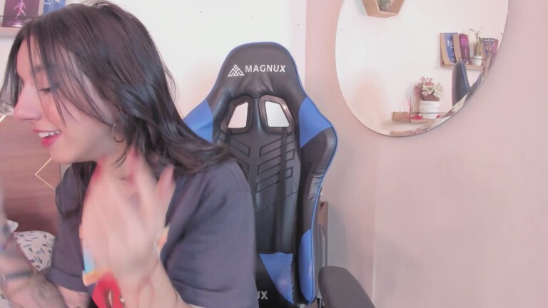 imlucyferreira's Streamate show and profile