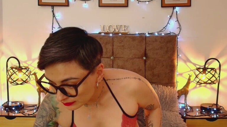 Kat_Paradisse's Streamate show and profile