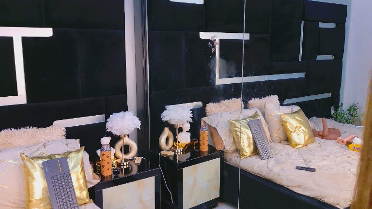 AlanaFerrara's Streamate show and profile