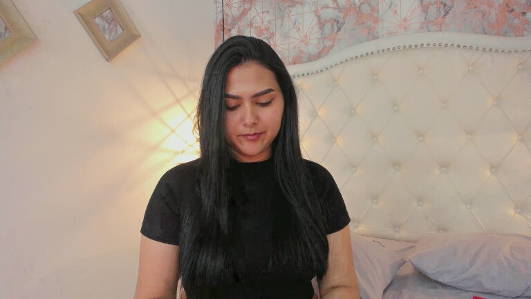 SaharaLyn's Streamate show and profile