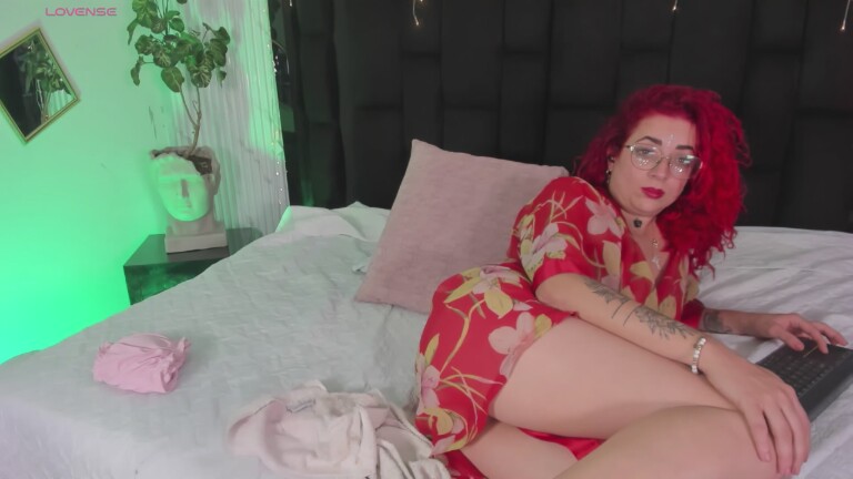 RoxanneStorm's Streamate show and profile