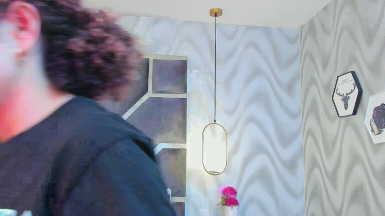 HollyJhonson's Streamate show and profile