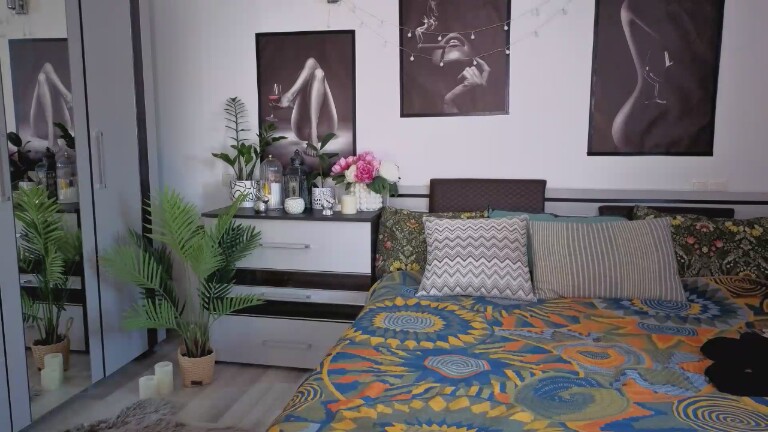 RedHairedBunny's Streamate show and profile