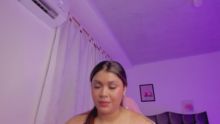 bellarosseeof's Streamate show and profile