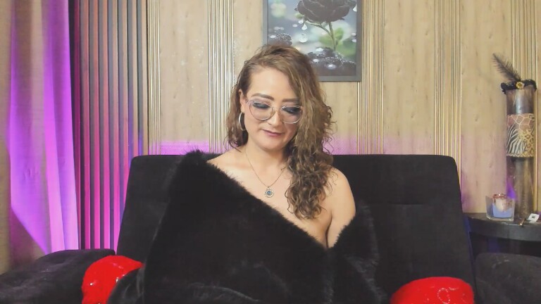 AdeleMour's Streamate show and profile