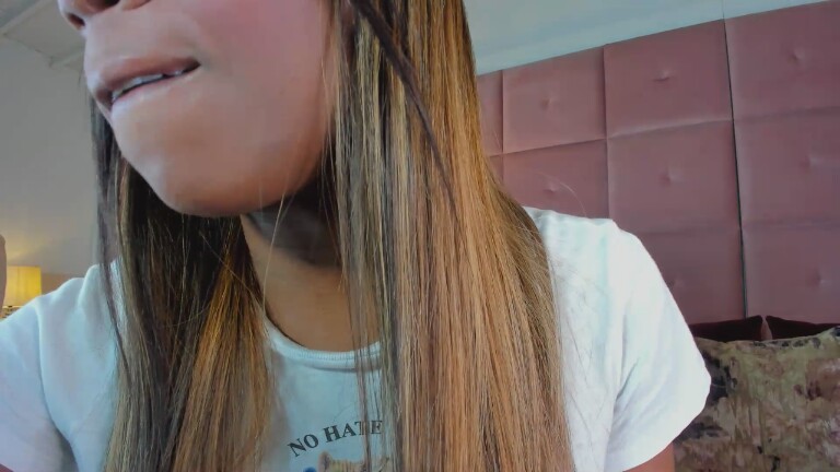 hollyBrisstol90's Streamate show and profile