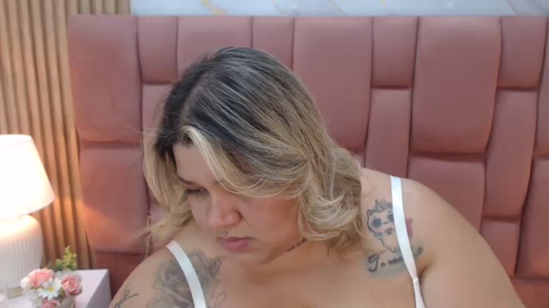 Evaverse's Streamate show and profile