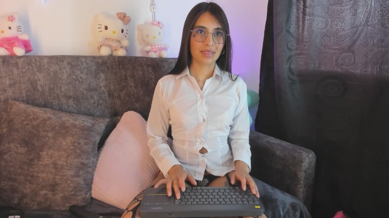 Macarena99's Streamate show and profile