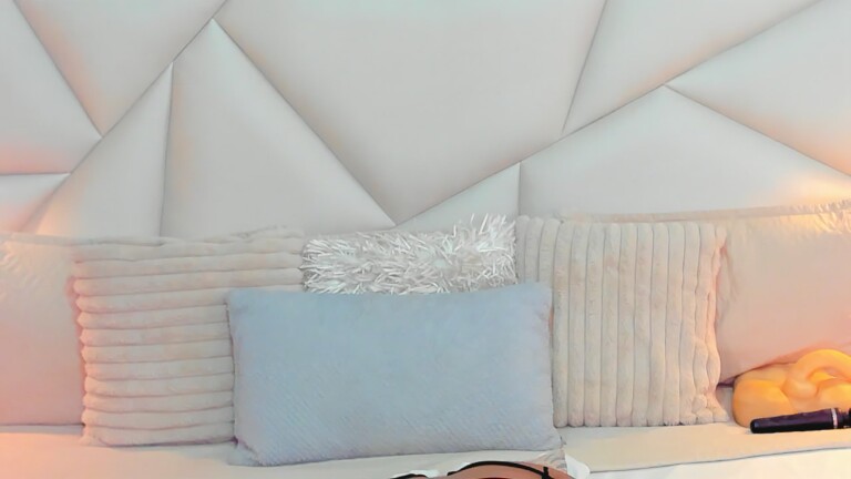 TyraaLambert's Streamate show and profile