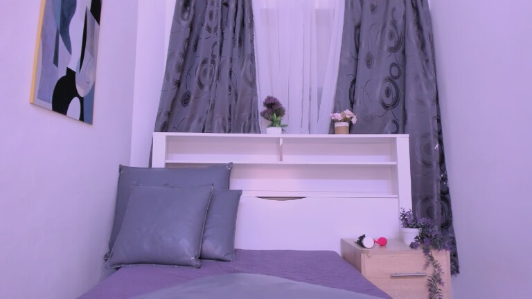 Mist_tMia's Streamate show and profile