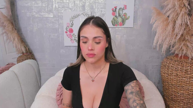 SaraBacker's Streamate show and profile