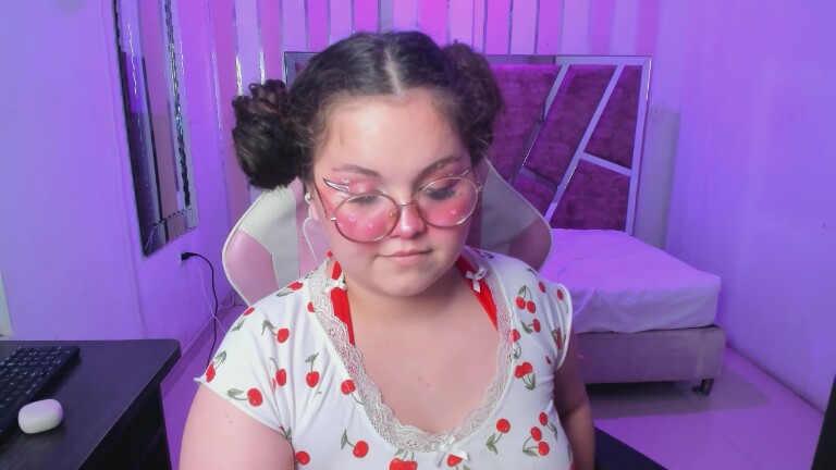 ShylySweet18's Streamate show and profile