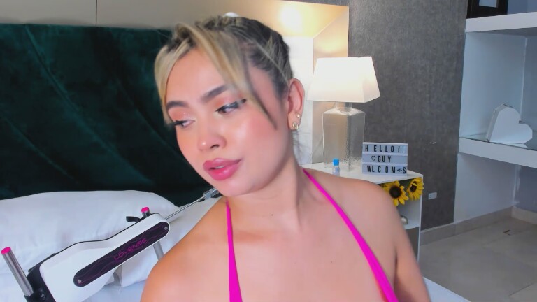 AlexandraLopez's Streamate show and profile