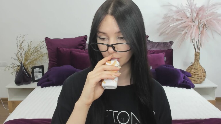 Crelly's Streamate show and profile