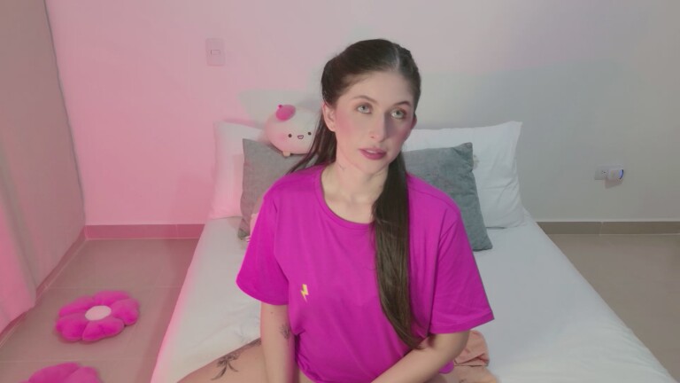 EmmaShaykk's Streamate show and profile