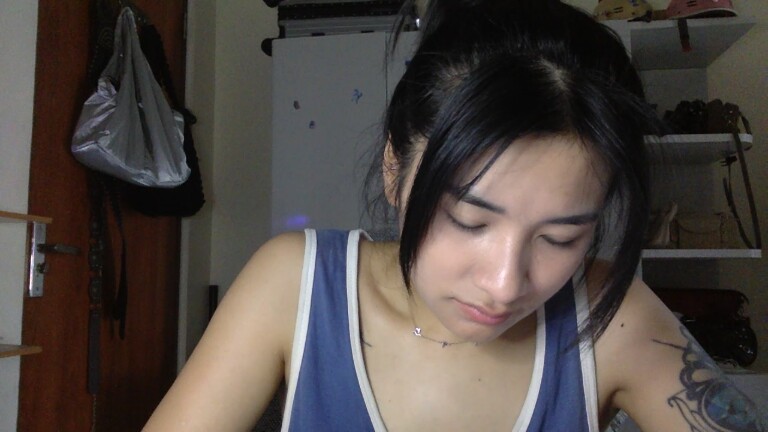 LyLy_94's Streamate show and profile