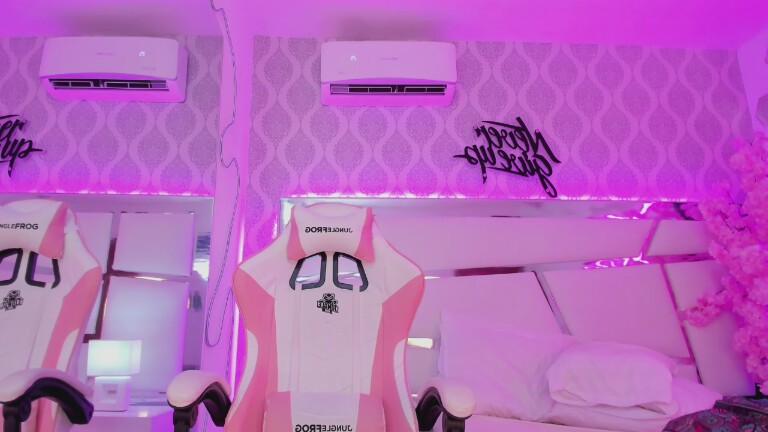 SamanthaStonn's Streamate show and profile