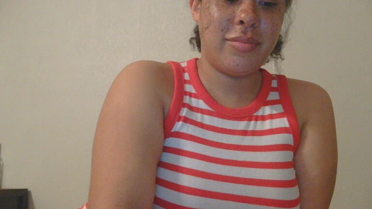 sirenyenn's Streamate show and profile