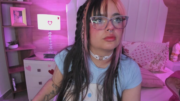 MaddieWaves's Streamate show and profile