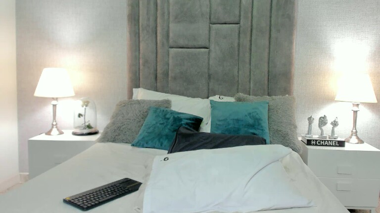 ZairaAbad's Streamate show and profile