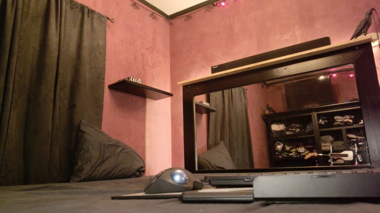 gothgirl_astrid's Streamate show and profile