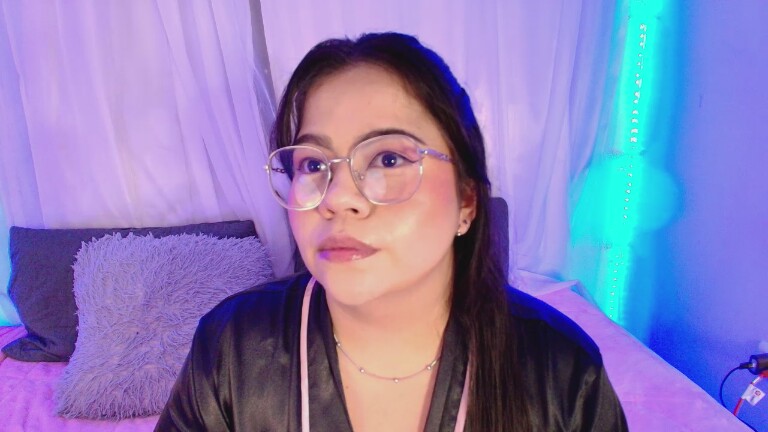 LinaRossie's Streamate show and profile