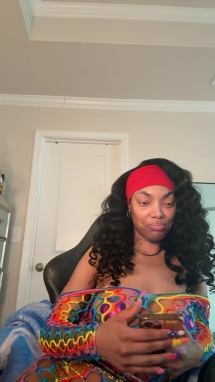 imeverythingg's Streamate show and profile