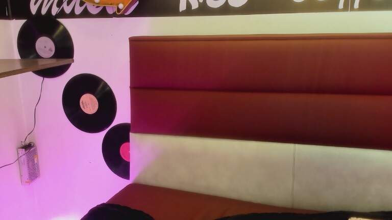 Kittysuave's Streamate show and profile