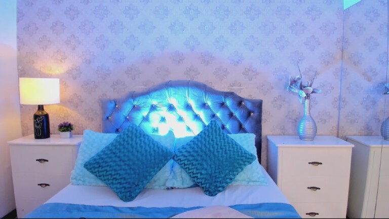 MayaWiills's Streamate show and profile