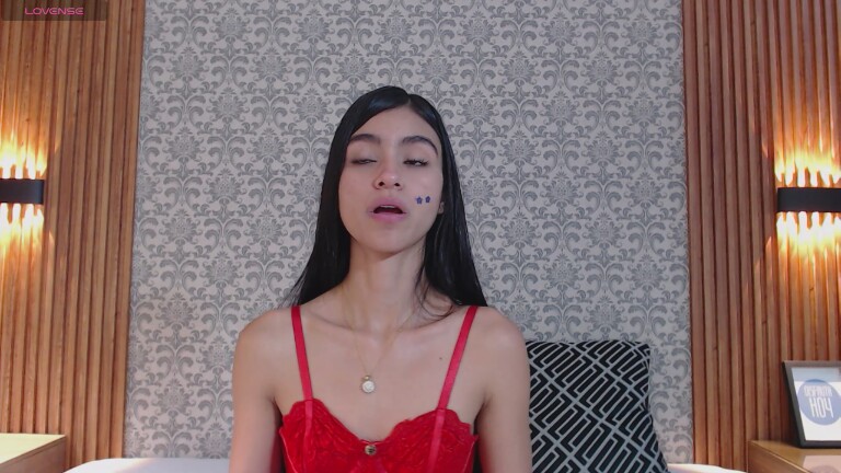 Charlotte_18's Streamate show and profile