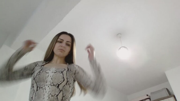 EMYILIA's Streamate show and profile