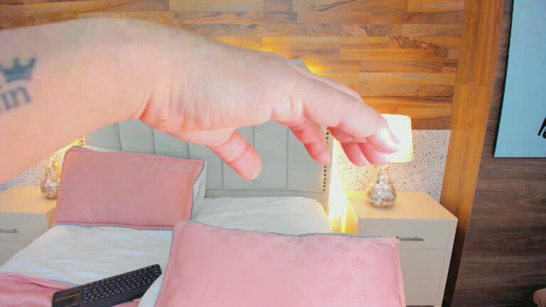 SusyLuv's Streamate show and profile