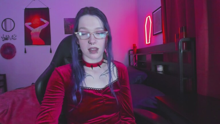 NikkiVill's Streamate show and profile