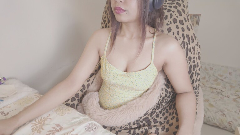 NaughtyNoori's Streamate show and profile