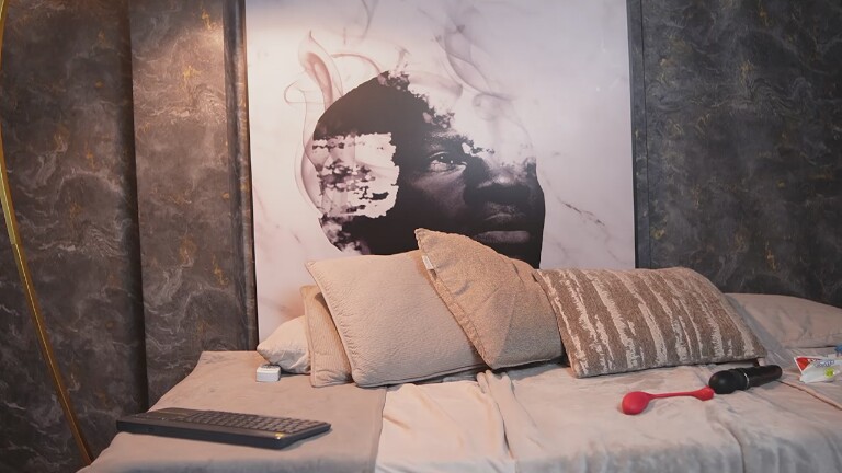 ZaraMiiuw's Streamate show and profile