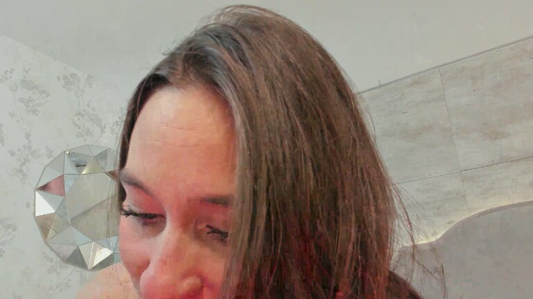 TaniaKatts's Streamate show and profile