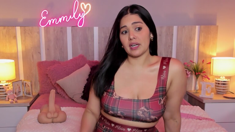 EmmilyKhan's Streamate show and profile