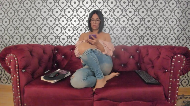 Beverly_Boss's Streamate show and profile
