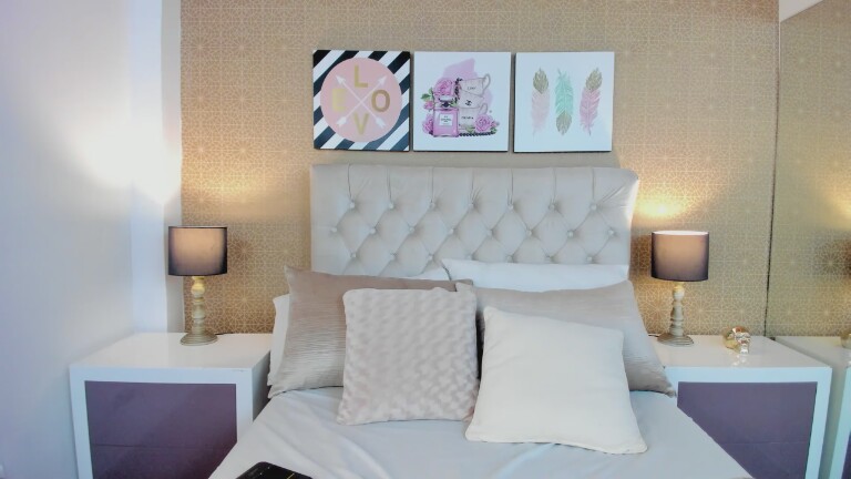 KarolGonzales's Streamate show and profile