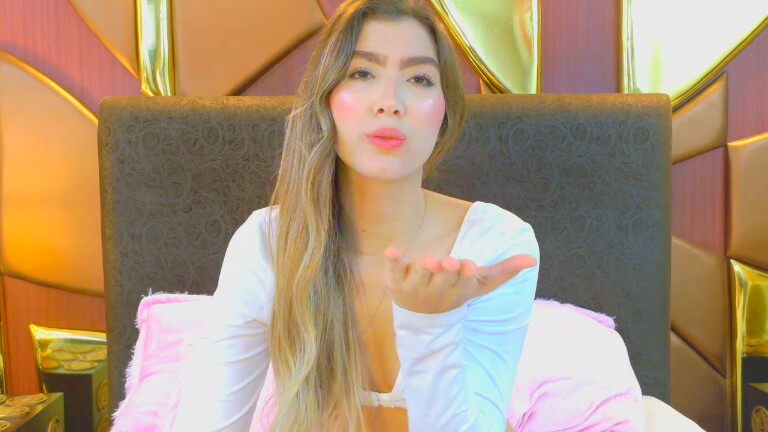 LauraFord's Streamate show and profile