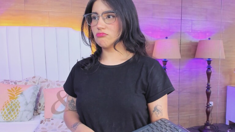 AliceeCarther's Streamate show and profile