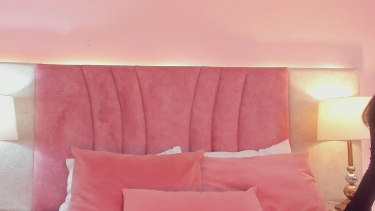 EmmaWeest's Streamate show and profile