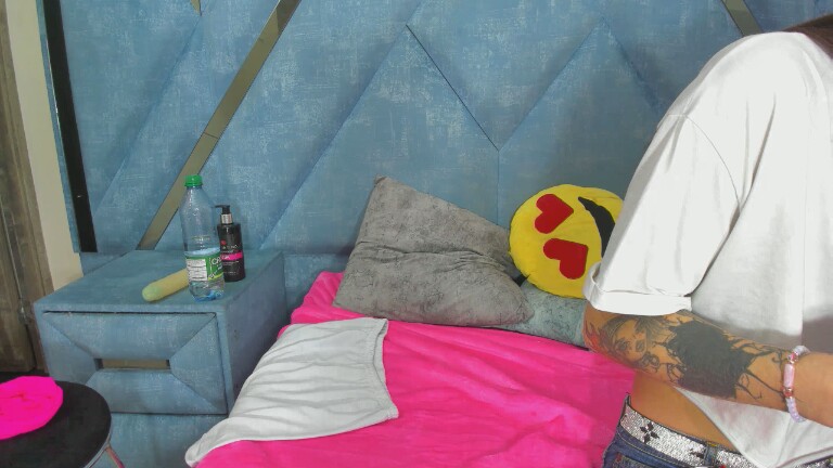 Kristemmx's Streamate show and profile