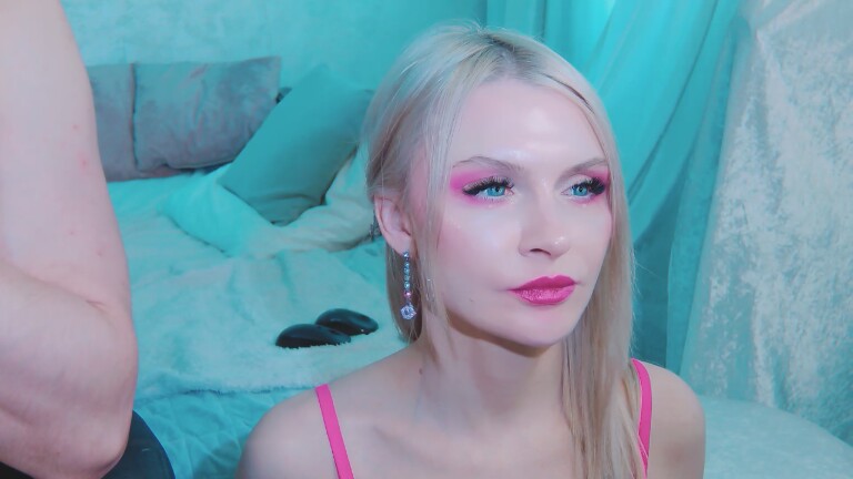 DenLina's Streamate show and profile